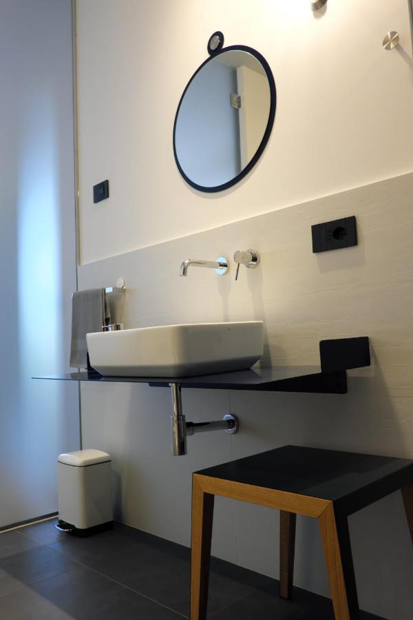 Invento Bnb Unconventional Maison Civitanova Marche Luaran gambar