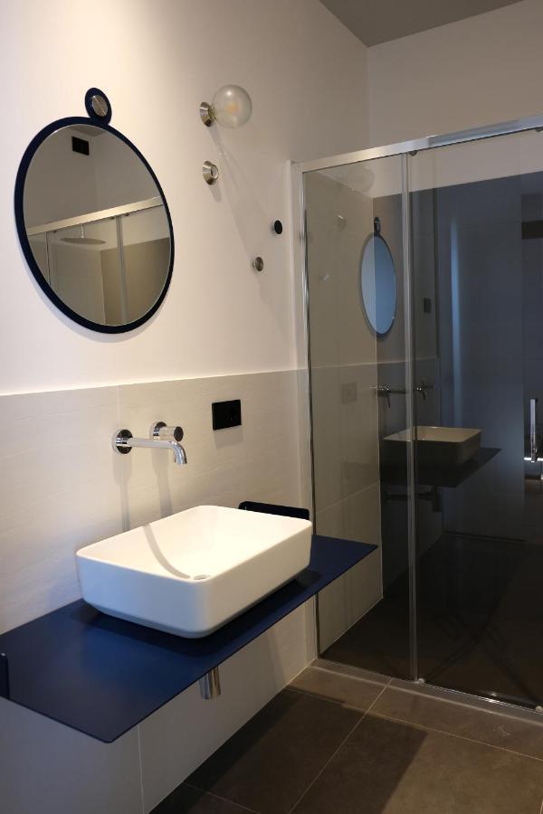 Invento Bnb Unconventional Maison Civitanova Marche Luaran gambar
