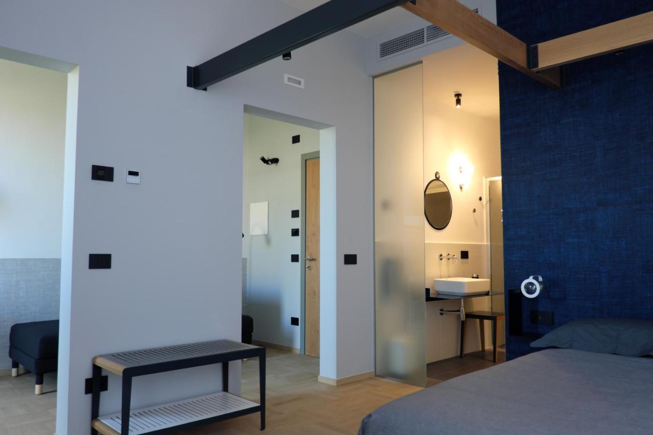 Invento Bnb Unconventional Maison Civitanova Marche Luaran gambar