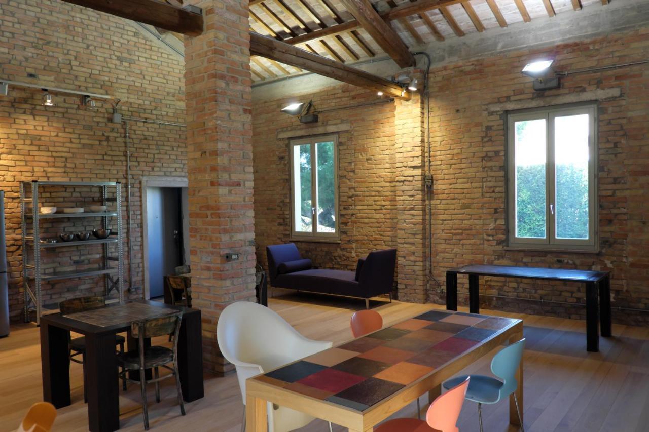 Invento Bnb Unconventional Maison Civitanova Marche Luaran gambar