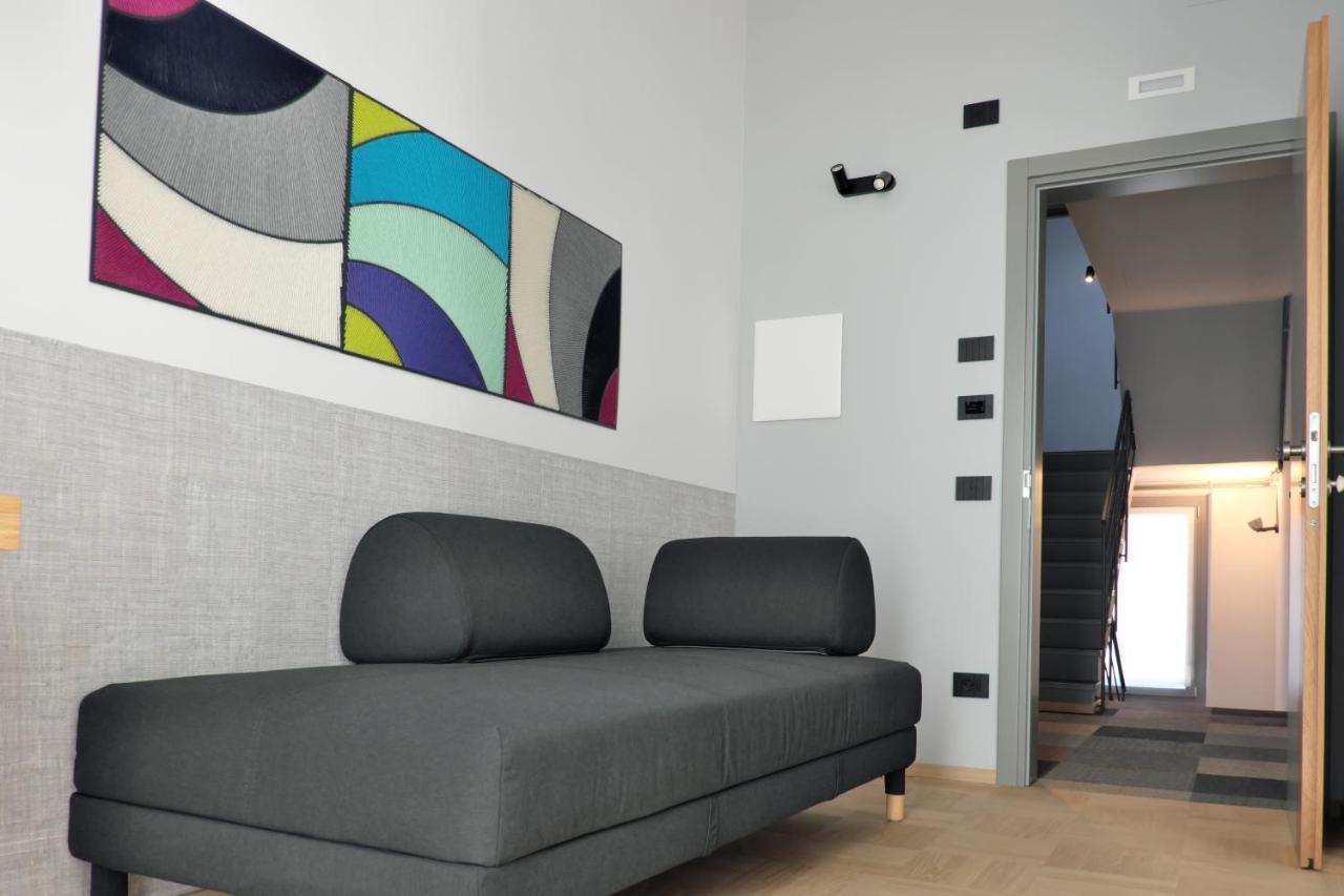 Invento Bnb Unconventional Maison Civitanova Marche Luaran gambar