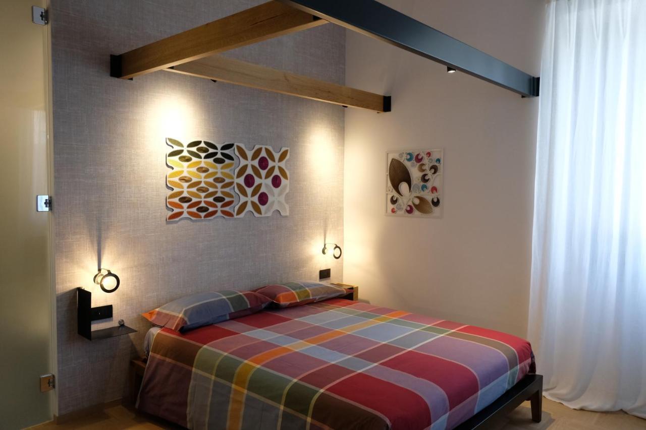 Invento Bnb Unconventional Maison Civitanova Marche Luaran gambar