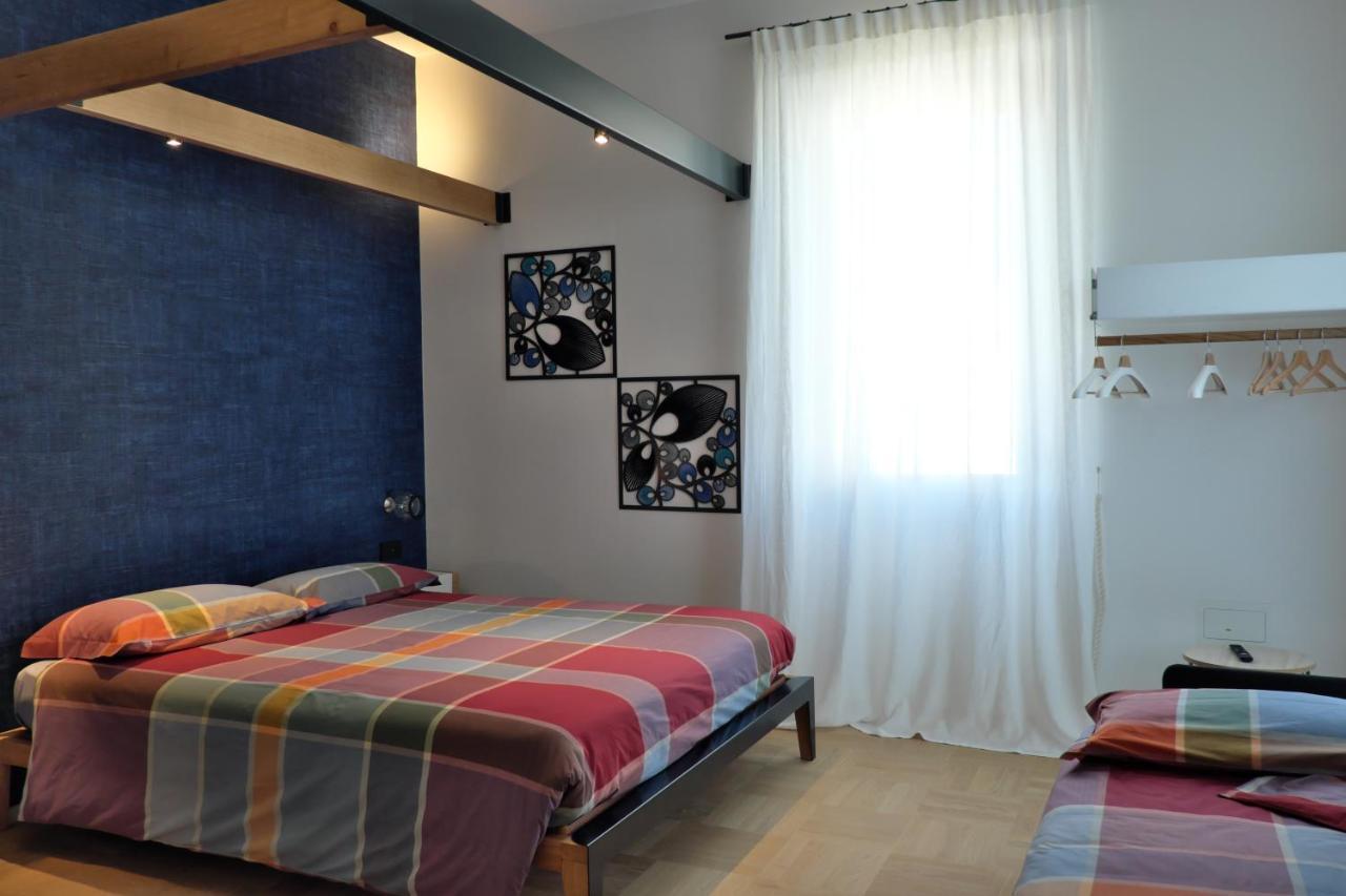 Invento Bnb Unconventional Maison Civitanova Marche Luaran gambar