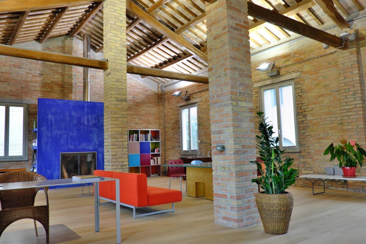 Invento Bnb Unconventional Maison Civitanova Marche Luaran gambar